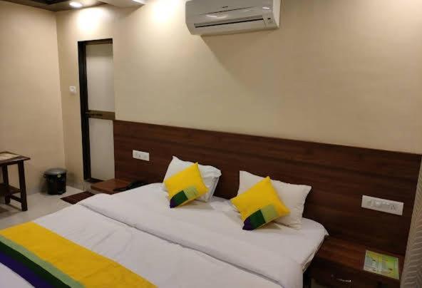Hotel President House Matheran Extérieur photo